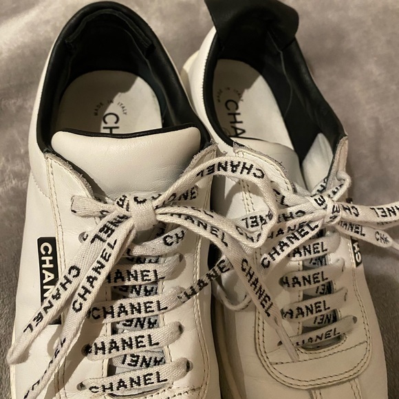 Chanel Weekender Sneaker - Picture 4 of 9